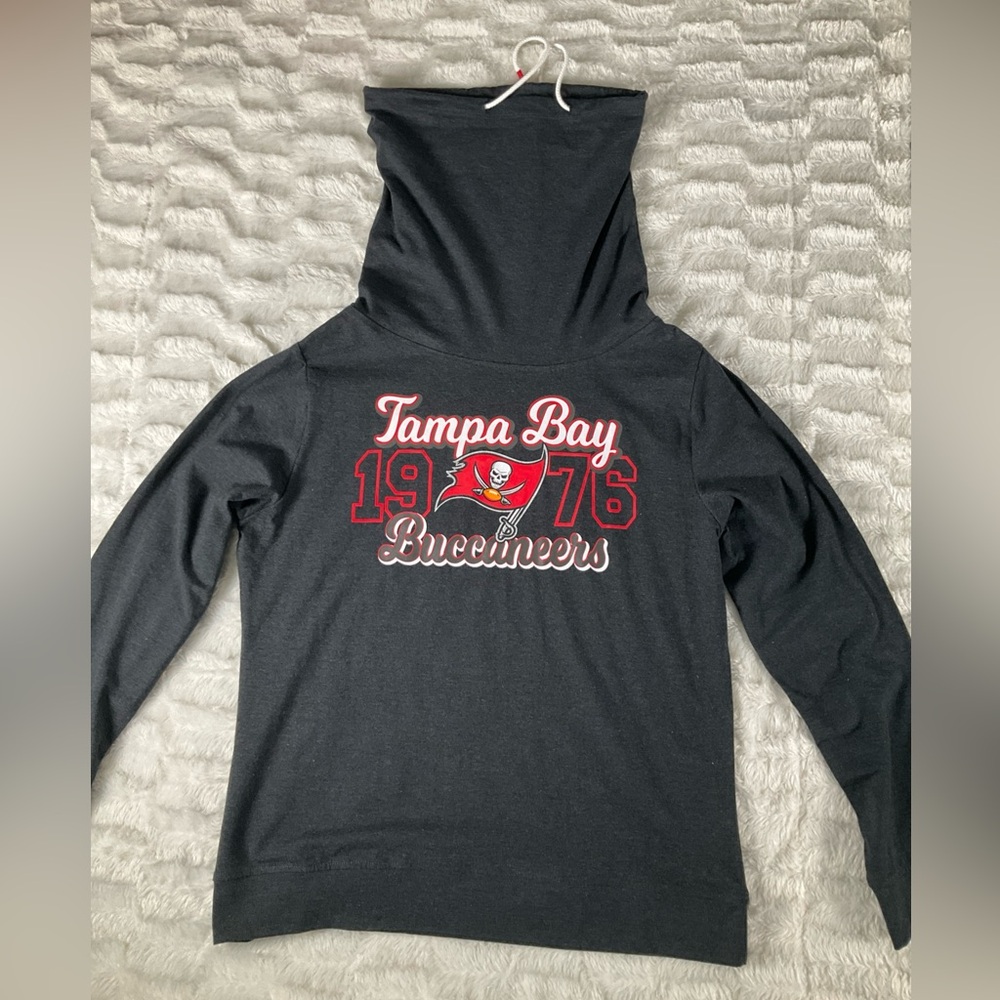 Tampa Bay Buccaneers Women’s Sleepwear Hoodie Cowl Neck NWT NFL‎ Pajama Top